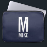 Modern Personlig, djärv Monogram och Namn Laptop Fodral<br><div class="desc">Black and White Modern Monogram Design med personlig monogram och namn i modernt fet sans serif font stil. Perfektens gåva till pappa,  make,  pojkvän med mera.</div>