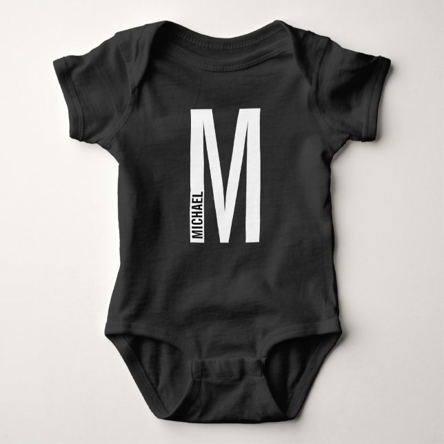 Modern Personlig, djärv Monogram och Namn T Shirt (Framsida)