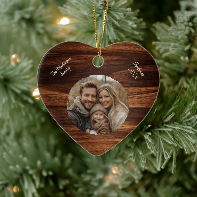 Modern Personlig Family Photo Woodgrain Heart Julgransprydnad Keramik (Träd)