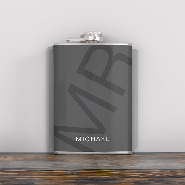 Modern personlig monogram grå fickplunta (Modern Bold Typography Monogrammed Flask by MINTIC DESIGN STUDIO)