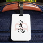 Modern Personlig Monogram och Namn Pastel Rosa Bagagebricka<br><div class="desc">Vi presenterar vår moderna Personlig Monogram och Namn Pastel Rosa Luggage Tag, en chic och praktiskt tillbehör för dina resor. Den här bagagetaggen har en contemporary som är utformad i mjuk pastellrosa, personlig med ditt monogram och namn för enkel identifiering. Perfekt för att lägga till en snyggt i bagaget, kombinerar...</div>