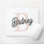 Modern Personlig Monogram och Namn Pastel Rosa Musmatta<br><div class="desc">Vi presenterar vår moderna Personlig Monogram och Namn Pastel Rosa Mouse Pad, en chic och ett funktionellt tillägg till arbetsytan. Den här musknappen har en contemporary som är utformad i mjuk pastellrosa, personlig med ditt monogram och namn. Perfekt för att lägga till lite elegans till ditt skrivbord. Det kombinerar stil...</div>