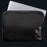 Modern Personlig Namn Laptop sleeve<br><div class="desc">Modern Minimalistisk Personlig Namn ger Den här designen har personlig namn i ett vitt modernt handskriftsteckensnitt på svart bakgrund. Perfekt som helgdag till honom,  gåvor och gåvor från fars dag vid särskilda tillfällen.</div>