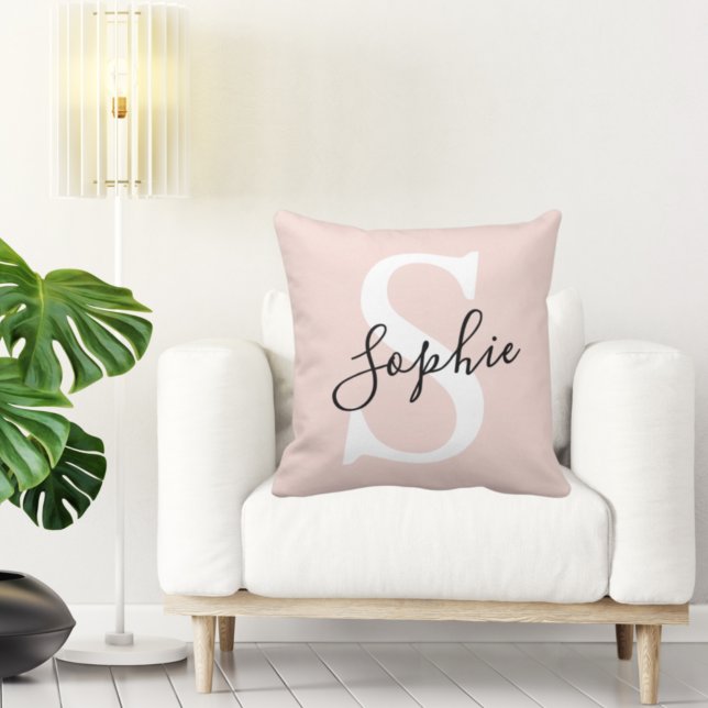 Modern Personlig Namn Monogram Pastel Rosa Kudde (Skapare uppladdad)