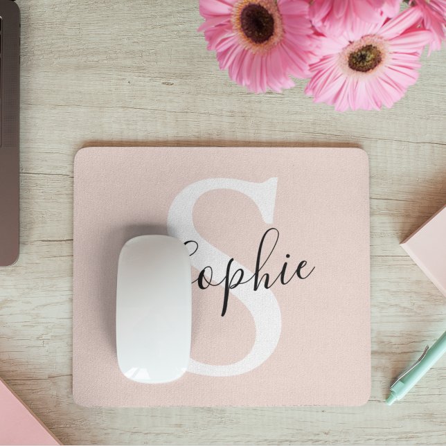 Modern Personlig Namn Monogram Pastel Rosa Musmatta (Skapare uppladdad)