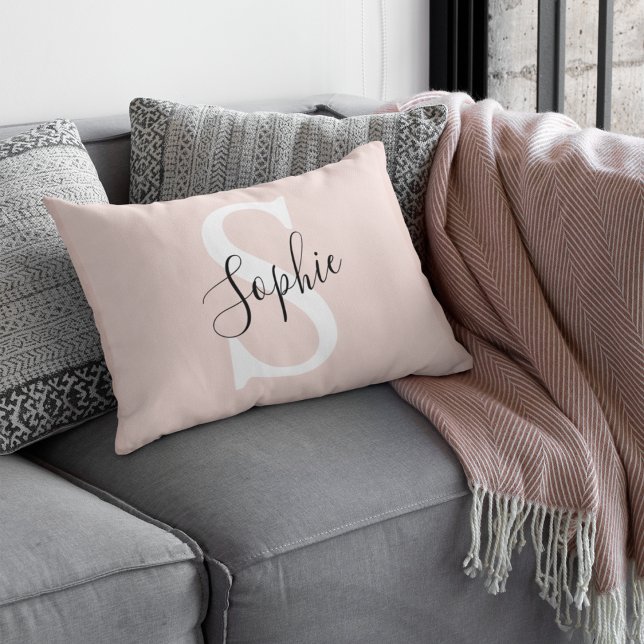 Modern Personlig Namn Monogram Pastel Rosa Prydnadskudde (Skapare uppladdad)
