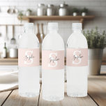 Modern Personlig Namn Monogram Pastel Rosa Vattenflaskor Etikett<br><div class="desc">Modern Personlig Namn Monogram Pastel Rosa</div>