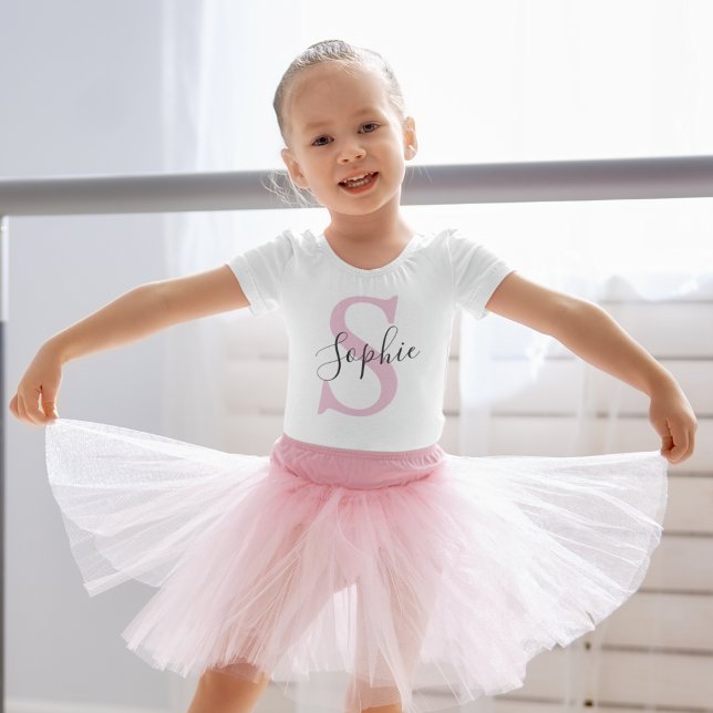 Modern Personlig Namn Monogram Rosa T Shirt (Skapare uppladdad)