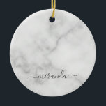 Modern Personlig Namn White Marble Julgransprydnad Keramik<br><div class="desc">Modern Personlig Namn White Marble Gift med personlig namn i grått,  modernt typsnitt stil på vit marmorbakgrund.</div>