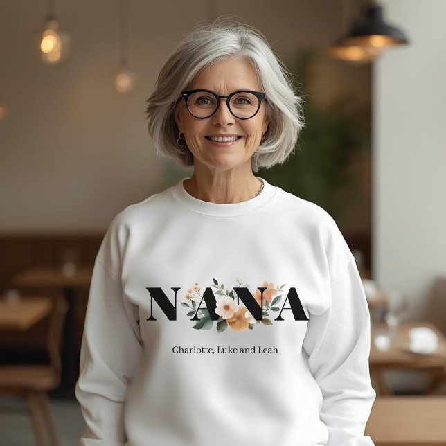 Modern Personlig Nana Blommig Present T Shirt (Skapare uppladdad)