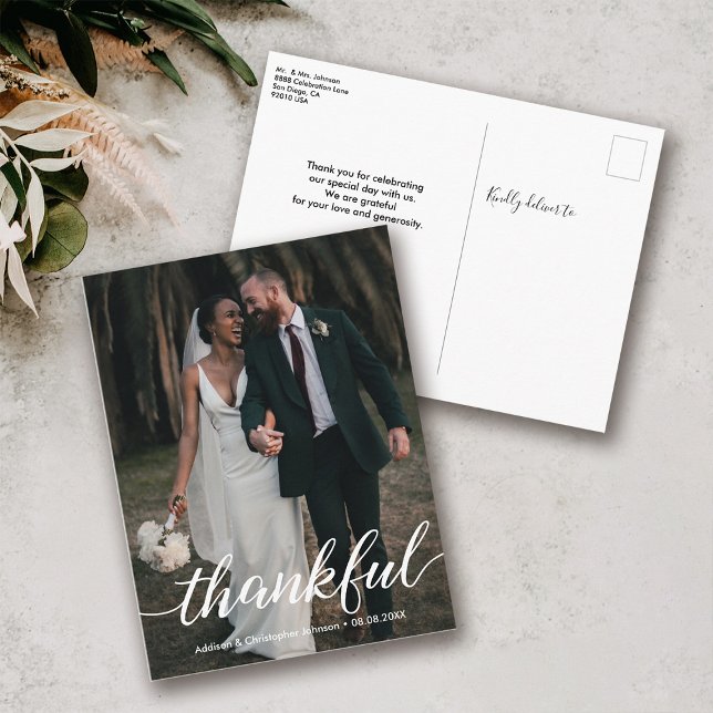 Modern personlig tackfotografisk bröllopskort meddelande vykort (Modern thankful script wedding photo postcard)