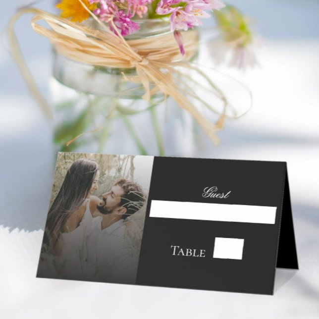 Modern Photo and Black Overlay Bröllop Placeringskort (Modern Photo and Black Overlay Wedding Place Card)