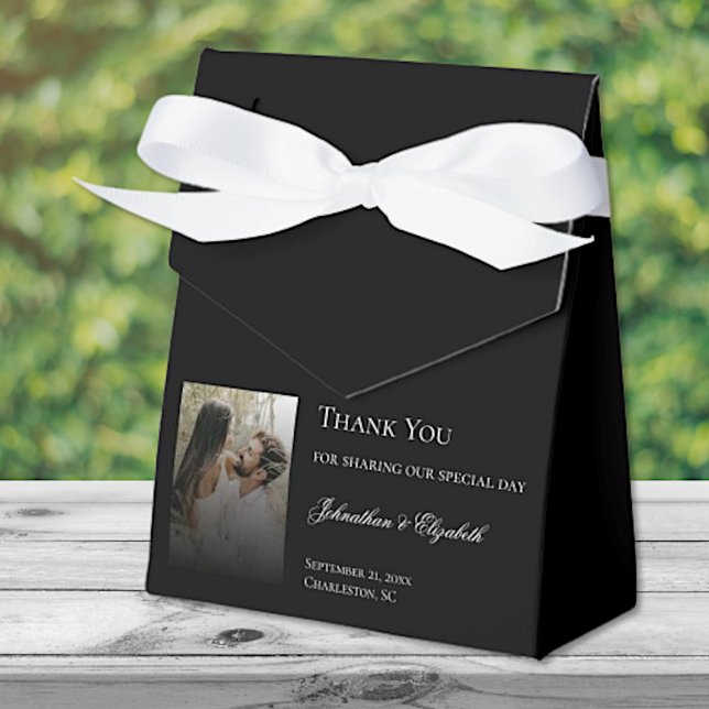 Modern Photo and Black Overlay Bröllop Presentaskar (Modern Photo with Black Overlay Wedding Favor Box)