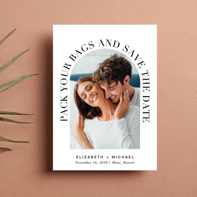 Modern Photo Arch QR-kod för målbröllop Spara Datumet (Celebrate your love story with a  save the date showcasing your photo in an elegant arch frame)