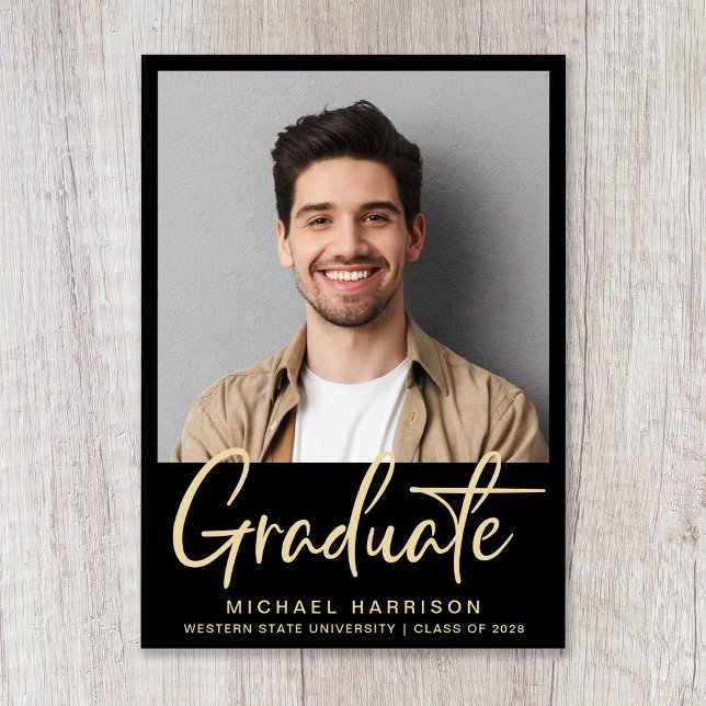 Modern Photo Bold Script Black Studenten Meddelande (Modern Gold Script Black Photo Graduation Announcement)