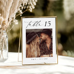 Modern Photo Bröllop Bordsnummer<br><div class="desc">Gör din mottagning av bord oförglömlig med våra Modern Photo Bröllop Bordsnummer-kort. De här bordsnumren har en elegant, minimal design och markerar ett favoritfoto av paret för personlig och snyggt. De kombinerar elegans och modern charm på ett perfekt sätt, de tillför varm och individualitet till er firande samtidigt som de...</div>