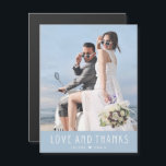Modern Photo Bröllop Tack<br><div class="desc">ditt favoritfoto från bröllop och tack till gästerna i bröllop med det moderna "Kärlek och tack"-blåa fotot tack till dina magneter. Anpassad med ditt favoritfoto för bröllopsdag   namn. De här magneterna gör en underbar keepy som dina vänner och familj kommer att vårda.</div>