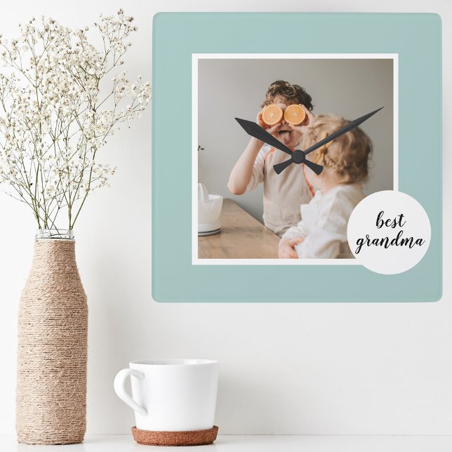 Modern Photo Mint Loely Grandma Gift Fyrkantig Klocka (Skapare uppladdad)