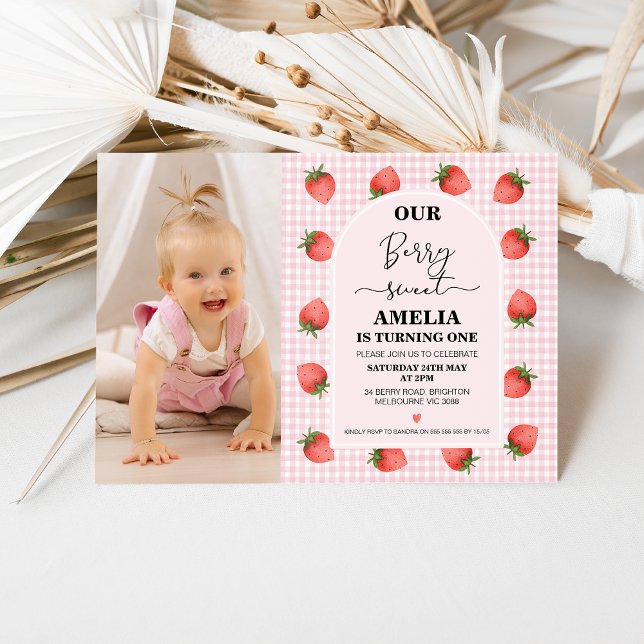 Modern Photo Rosa Gingham Berry Sweet 1st Birthday Inbjudningar (Girl's pink gingham pattern and strawberries berry sweet themed 1st birthday invitation with photo)