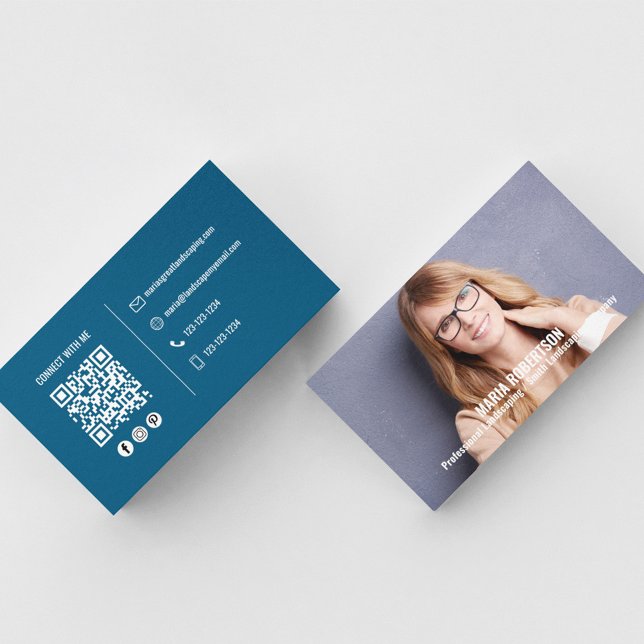 Modern Photo Simple Blue QR Code Social Media Visitkort (Simple and minimalist blue and white business card. )