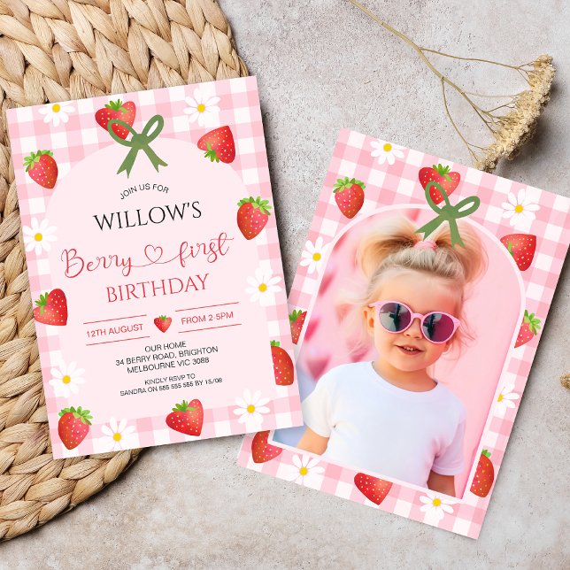 Modern Pink Plaid Arch Heart Berry First Birthday Inbjudningar (Berry First Birthday Invitation, Berry First Birthday Invite,Berry First Birthday Invitation Digital)