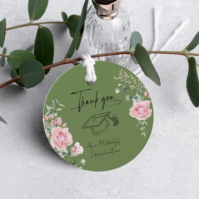 Modern Pink Roses Script Graduation Gåvor Etiketter (Skapare uppladdad)