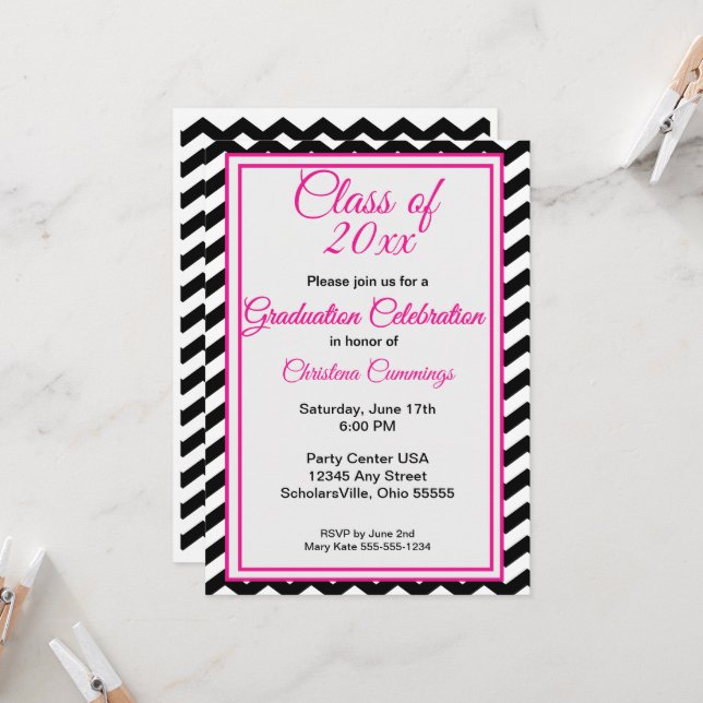 Modern Pink Script with Chevron Border Graduation Inbjudningar (Fram/Back In Situ)