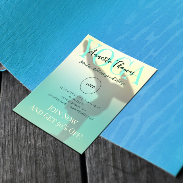 Modern position för mint gradient yoga flygblad (Skapare uppladdad)