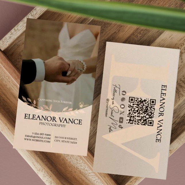 Modern Professional Minimalist Monogrammed Logo Visitkort (Skapare uppladdad)