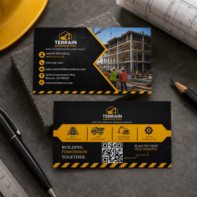 Modern Professionell Svart Guld Konstruktion Visitkort (Modern Professional Black Gold Construction Business Card
)