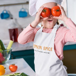 Modern Pumpkin Spice är min favoritsäsong Barnförkläde<br><div class="desc">Lägg till ett streck med höstcharm till din lilla kockens kök äventyr med den moderna Pumpkin Spice citerar barnens apron. Den här plattan har den lekande frasen "Pumpkin Spice är min favoritsäsong" i ett rent, trendig typsnitt och är perfekt för fallbakning, Thanksgiving matlagning eller daglig köks-roligt. Tillverkad från tålig väv...</div>