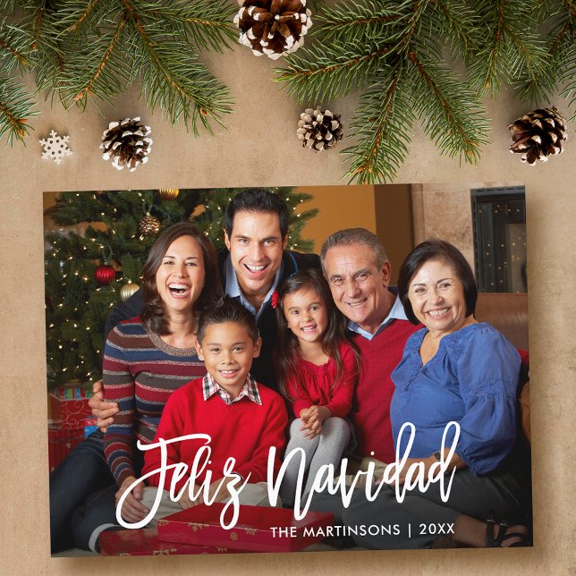 Modern Push Script Feliz Navidad Family Photo Vykort (Customize to change your personalized text size or text style.)