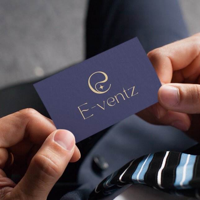 Modern QR Code & Business Logo l Navy Blue & Gold Visitkort (Skapare uppladdad)