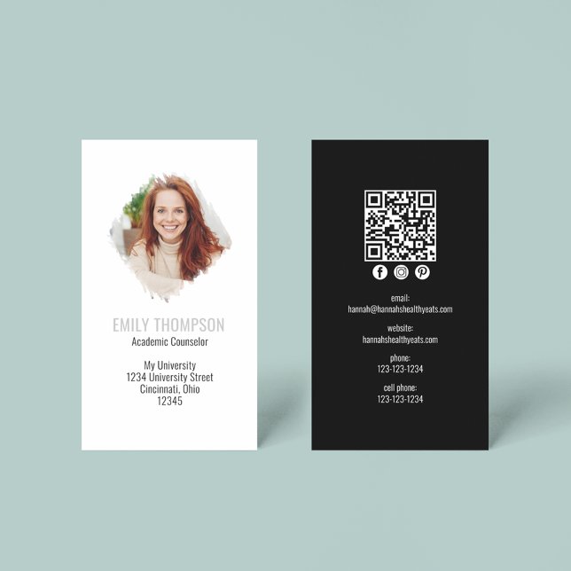 Modern QR Code Social Media Photo Professionell Visitkort (Simple minimalist black and white business card with QR code and watercolor photo effect. )