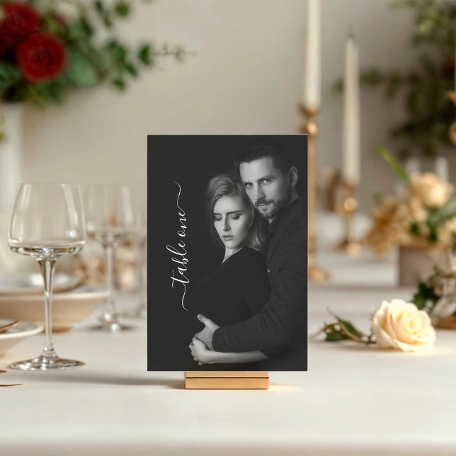 Modern QR-kod för svart och vitt skript Bordsnummer (Skapare uppladdad)