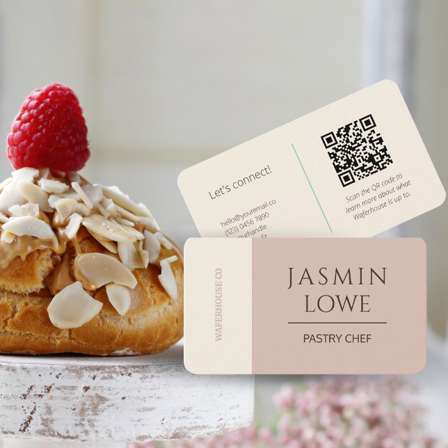 Modern QR-kod Social Media Låt oss Connect Beige Visitkort (Skapare uppladdad)