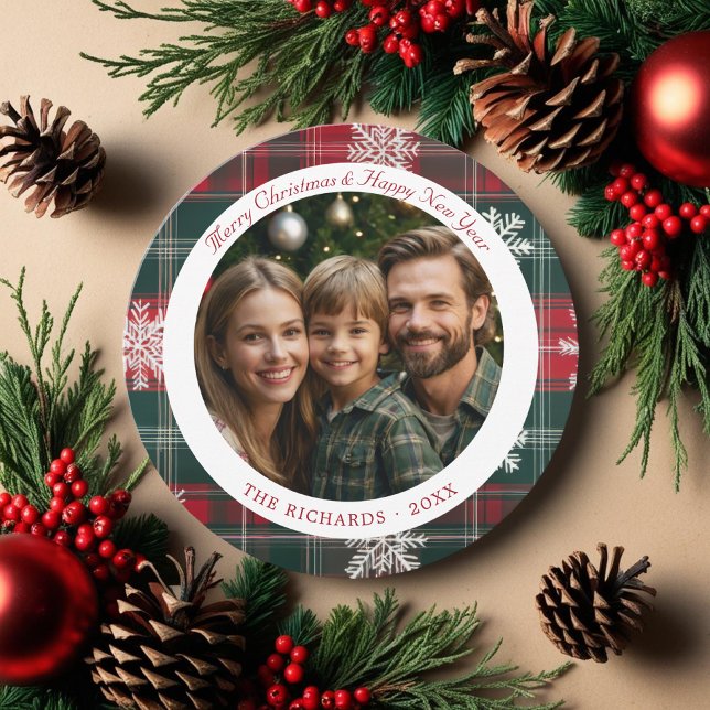 Modern Red and Grönt plaid Snöflingor Julkort (Modern Red and Green plaid Snowflakes Holiday Card)