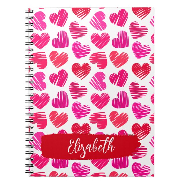 Modern Red and Rosa Doodled Hearts Valentine Namn Anteckningsbok (Framsidan)