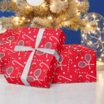 Modern Red Candy cane Tennis Theme jul Presentpapper<br><div class="desc">Alltid nyttigt,  Julafton polkagrisar tennis Tema mönster med röda trålar och röda pepparmint-julklappar,  samt retro tennis rackets och bollar. Cute,  Whimsical candy cane tennis player,  tennis tränare,  tennis älskare,  tennis team design wrapping papper. Temat Decor och gåvor på Tennis jul i Julafton.</div>
