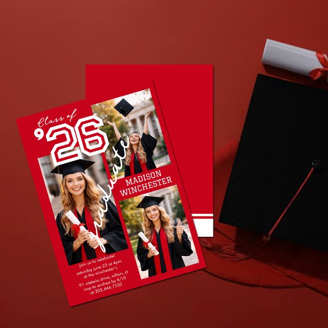 Modern Red Class of 2026 3-Photo Graduation Invite Inbjudningar (Skapare uppladdad)