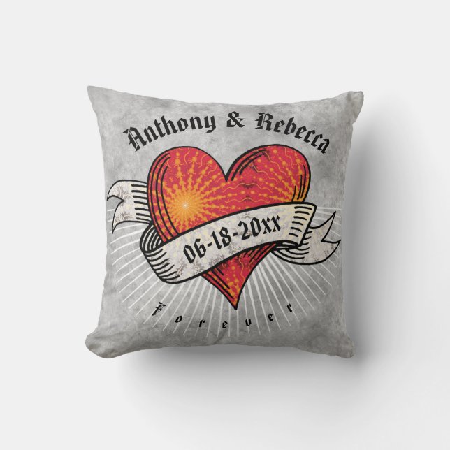Modern Red Heart Add Namn, Date & Monogram Kudde (Framsida)