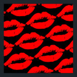 Modern Red Läppar Kiss Kärlek Pop Art Anpassningsb Poster<br><div class="desc">Röd Läppar-design. Har en röd läppstift i munnen, redo för en kyss på en svart bakgrund, eller anpassa och plocka vit. rosa eller färg. Tema kan vara kärlek, datering, förlovning, bröllop, romantik, gifts- eller popkonst. Du kan anpassa och dra eller böjas till vilken plats som helst, eller göra mindre eller...</div>