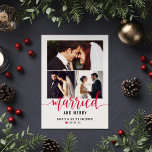 Modern Red Married and Merry Bröllop Photo Collage Julkort<br><div class="desc">Snyggten "Gift med helgdag och nyteckning" har ett fotokollage med foton från bröllopsdagen,  röd och svart anpassningsbar som kan vara personlig med namn och bröllop. Innehåller en röd hjärtaccent i anpassningsbarna. Ett ytterligare foto och tack för ditt meddelande visas på baksidan av kortet.</div>