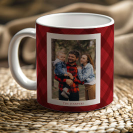 Modern Red Plaid Rustic Monogram Photo Christmas Kaffemugg