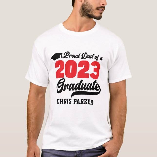 Modern Red Script Proud PAPPA från 2023 Student T Shirt (Framsida)