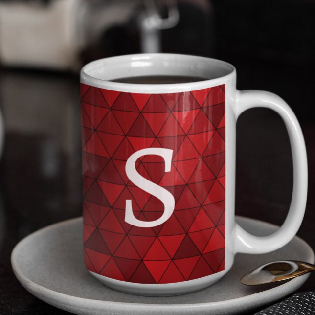 Modern Red Triangles Geometric Anpassningsbar Mono Kaffemugg (Skapare uppladdad)