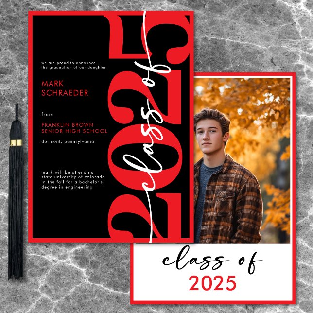 Modern Red Typography Studenten Inbjudningar (Modern Red Typography Graduation Announcement)