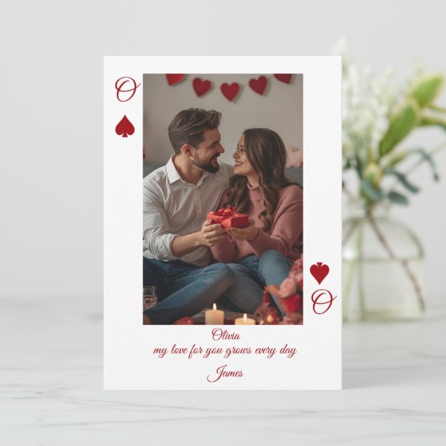 Modern Red Valentine’s Day Photo Card Inbjudningar (Stående Fram)