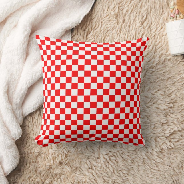 Modern Red White Kroatiska Checkers Kudde (Filt)