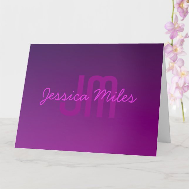 Modern redigerbar monogramtext & lila ombré  kort (Orkide)